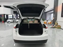 2025 Li Auto i6 2WD Standard, белый — фото 11