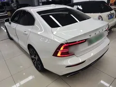 2022 Volvo S60 T8 PHEV 4WD Luxury, белый — фото 5