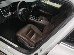 2022 Volvo S60 T8 PHEV 4WD Luxury, белый — фото 15