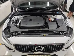 2022 Volvo S60 T8 PHEV 4WD Luxury, белый — фото 20