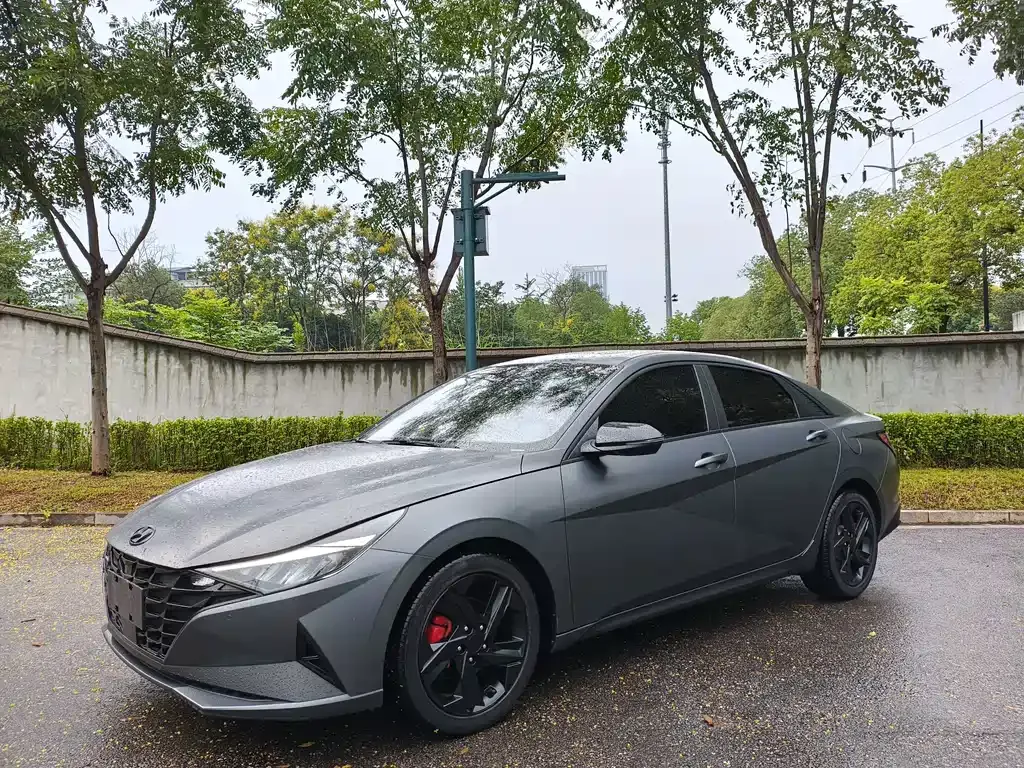 2022 Hyundai Elantra 1.5L CVT LUX