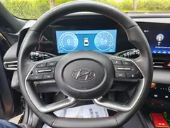2022 Hyundai Elantra 1.5L CVT LUX — фото 10
