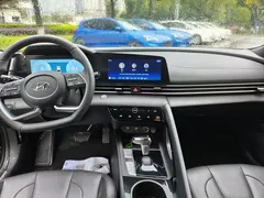 2022 Hyundai Elantra 1.5L CVT LUX — фото 13