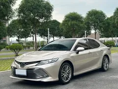 2019 Toyota Camry Hybrid 2.5HG Luxury — фото 1