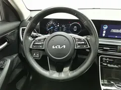 2023 Kia Seltos 1.5L CVT Luxury, белый — фото 11