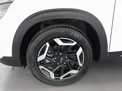 2023 Kia Seltos 1.5L CVT Luxury, белый — фото 17