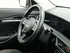 2023 Kia Seltos 1.5L CVT Luxury, белый — фото 22
