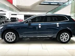 2021 Volvo XC60 T5 4WD Luxury, зелёный — фото 3