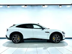 2025 Xiaomi YU7 4WD Max, белый — фото 4