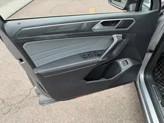 2022 Volkswagen Tiguan L 430PHEV PHEV Flagship — фото 6