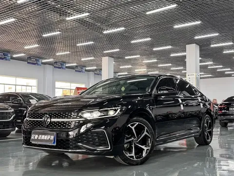 2023 Volkswagen Passat 330TSI Luxury