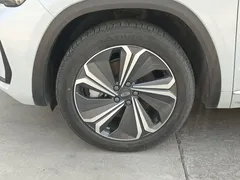 2022 Geely Monjaro 1.5T Thor Hi-F Hybrid Super, белый — фото 23