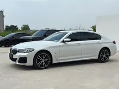 2022 BMW 5 Series 5 530Li M, белый — фото 1