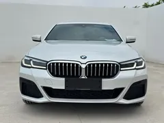 2022 BMW 5 Series 5 530Li M, белый — фото 2