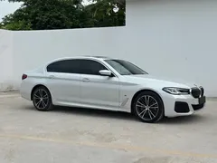 2022 BMW 5 Series 5 530Li M, белый — фото 3
