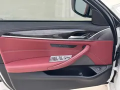 2022 BMW 5 Series 5 530Li M, белый — фото 5