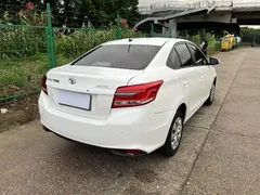 2020 Toyota Yaris L Zhixiang L 1.5L CVT Advanced, белый — фото 17