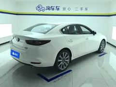 2022 Mazda 3 2.0L AT, белый — фото 3