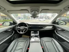 2021 Audi Q8 45 TFSI, чёрный — фото 7
