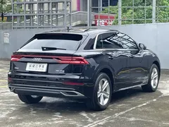 2021 Audi Q8 45 TFSI, чёрный — фото 9