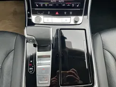 2021 Audi Q8 45 TFSI, чёрный — фото 17