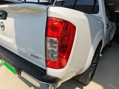 2021 Nissan Navara 2.5L AT 4WD QR25, белый — фото 8