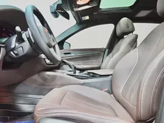 2021 BMW 5 Series 5 530Li M, белый — фото 7