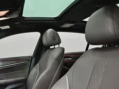 2021 BMW 5 Series 5 530Li M, белый — фото 16