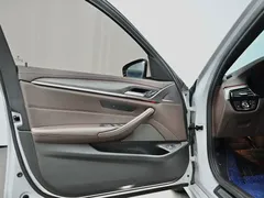 2021 BMW 5 Series 5 530Li M, белый — фото 21