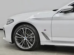 2021 BMW 5 Series 5 530Li M, белый — фото 23