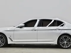 2021 BMW 5 Series 5 530Li M, белый — фото 25