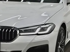 2021 BMW 5 Series 5 530Li M, белый — фото 30