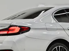 2021 BMW 5 Series 5 530Li M, белый — фото 34