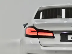 2021 BMW 5 Series 5 530Li M, белый — фото 38