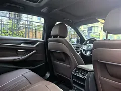2023 BMW 5 Series 5 530Li M, чёрный — фото 10