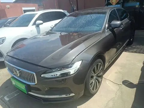 2022 Volvo S90