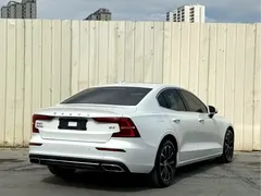 2022 Volvo S60 B4 Luxury, белый — фото 7