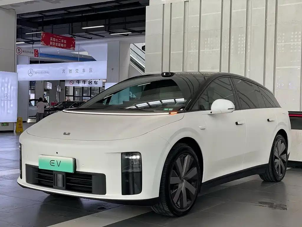 2025 Li Auto i6 4WD Standard