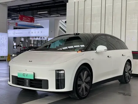 2025 Li Auto i6 4WD Standard