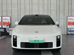 2025 Li Auto i6 4WD Standard, белый — фото 2