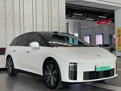2025 Li Auto i6 4WD Standard, белый — фото 3