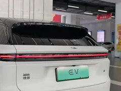 2025 Li Auto i6 4WD Standard, белый — фото 7