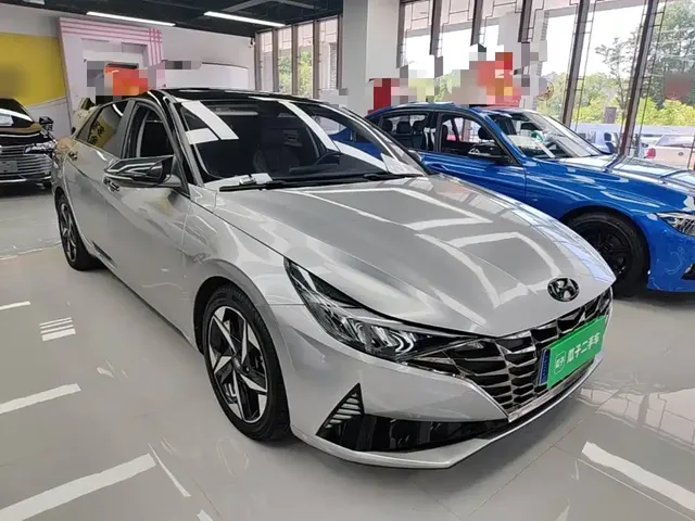 2022 Hyundai Elantra 1.5L CVT LUX Premium