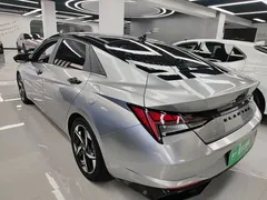 2022 Hyundai Elantra 1.5L CVT LUX Premium — фото 5