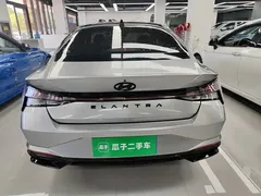 2022 Hyundai Elantra 1.5L CVT LUX Premium — фото 6
