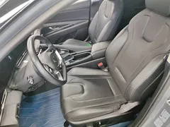 2022 Hyundai Elantra 1.5L CVT LUX Premium — фото 15