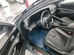 2022 Hyundai Elantra 1.5L CVT LUX Premium — фото 16