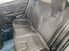 2022 Hyundai Elantra 1.5L CVT LUX Premium — фото 17