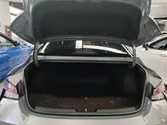 2022 Hyundai Elantra 1.5L CVT LUX Premium — фото 19