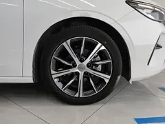2022 Geely Emgrand 1.5L CVT, белый — фото 6